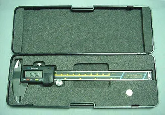 DIGITAL CALIPERS 6" (152mm)